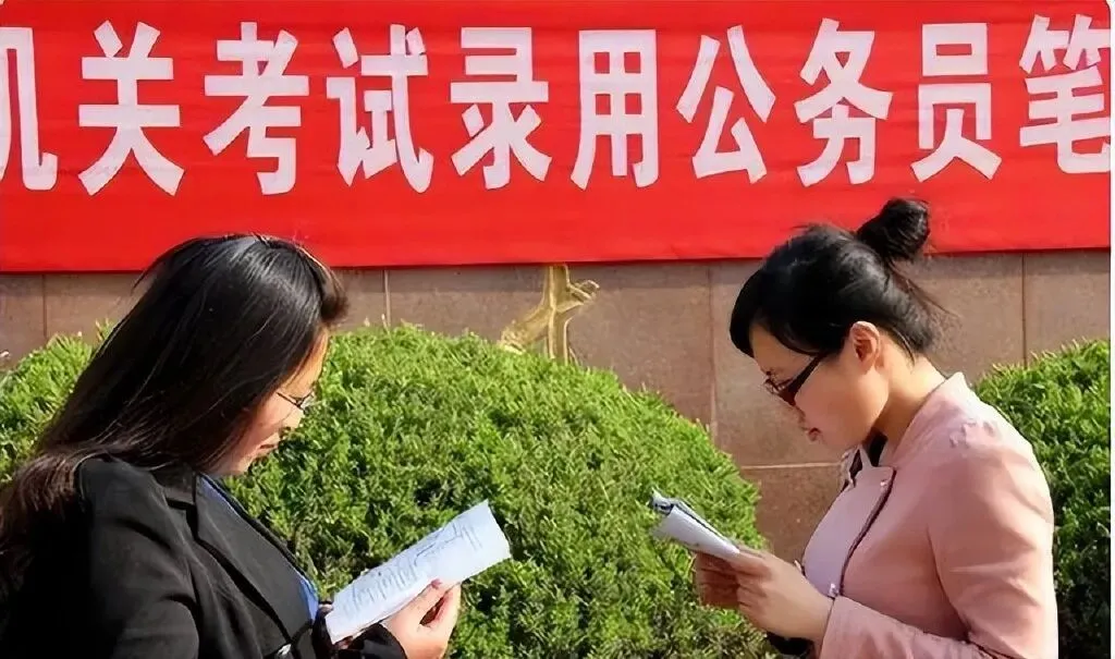 同样是中考考砸了,一个外出打工一个进职高,几年后孩子的人生截然不同 第7张