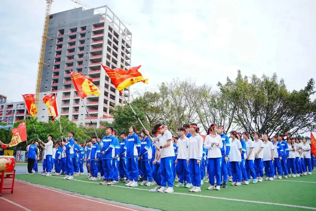 东中少年燃斗志 热辣滚烫赢中考——广州市黄埔区东区中学百日誓师活动-第3张图片-四季读书网