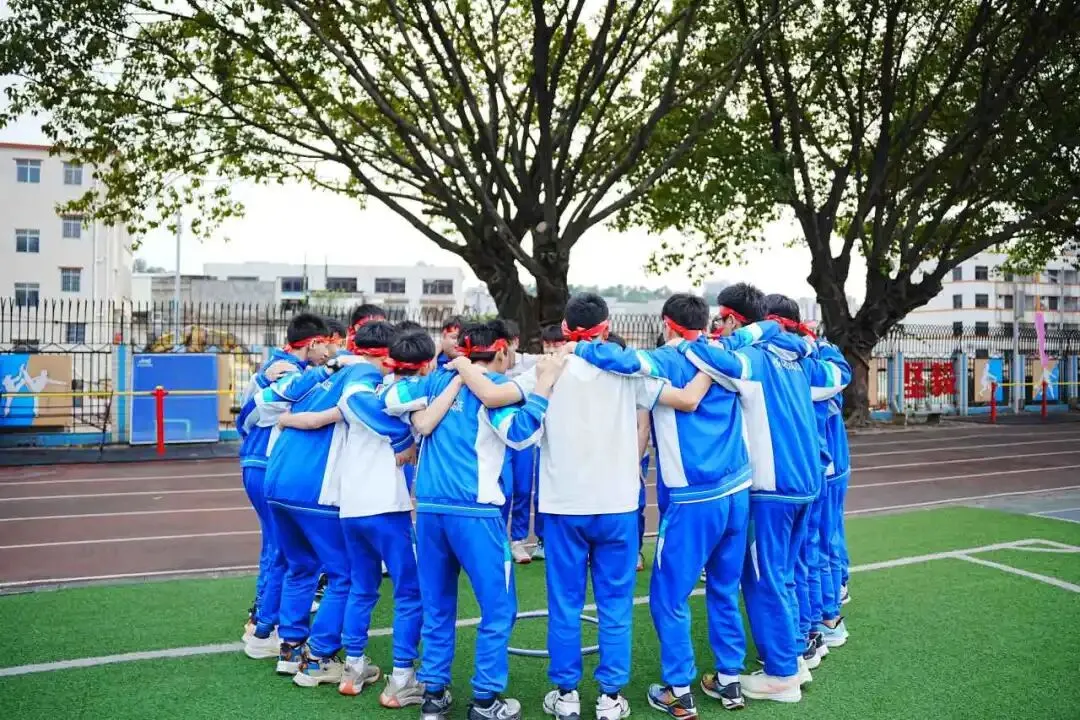 东中少年燃斗志 热辣滚烫赢中考——广州市黄埔区东区中学百日誓师活动-第6张图片-四季读书网