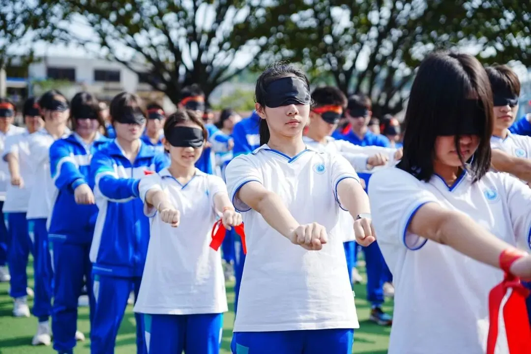 东中少年燃斗志 热辣滚烫赢中考——广州市黄埔区东区中学百日誓师活动-第11张图片-四季读书网