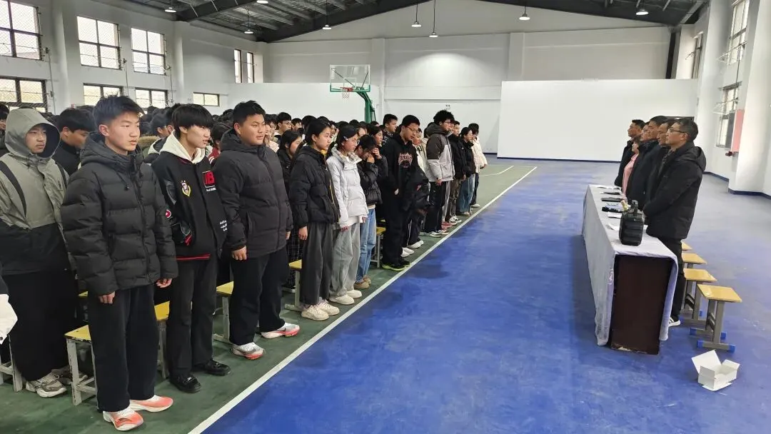 百日砺剑磨锋芒 逐梦中考启新程——寿县隐贤中学召开2026届百日誓师大会 第2张 百日砺剑磨锋芒 逐梦中考启新程——寿县隐贤中学召开2026届百日誓师大会 第2张