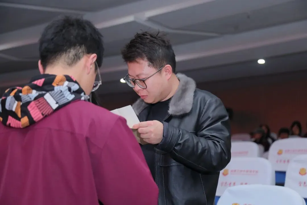 百日逐梦,决战中考——成都王府2026届初三中考百日誓师大会圆满举行 第16张 百日逐梦,决战中考——成都王府2026届初三中考百日誓师大会圆满举行 第16张