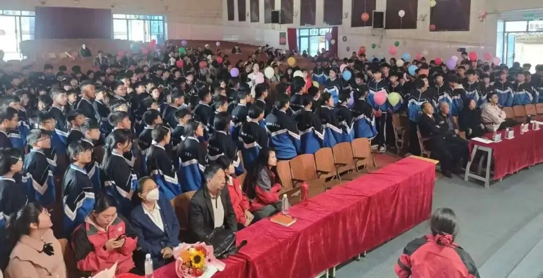 保山市瑞积中学2026届初三中考百日誓师大会燃情启幕 第23张 保山市瑞积中学2026届初三中考百日誓师大会燃情启幕 第23张