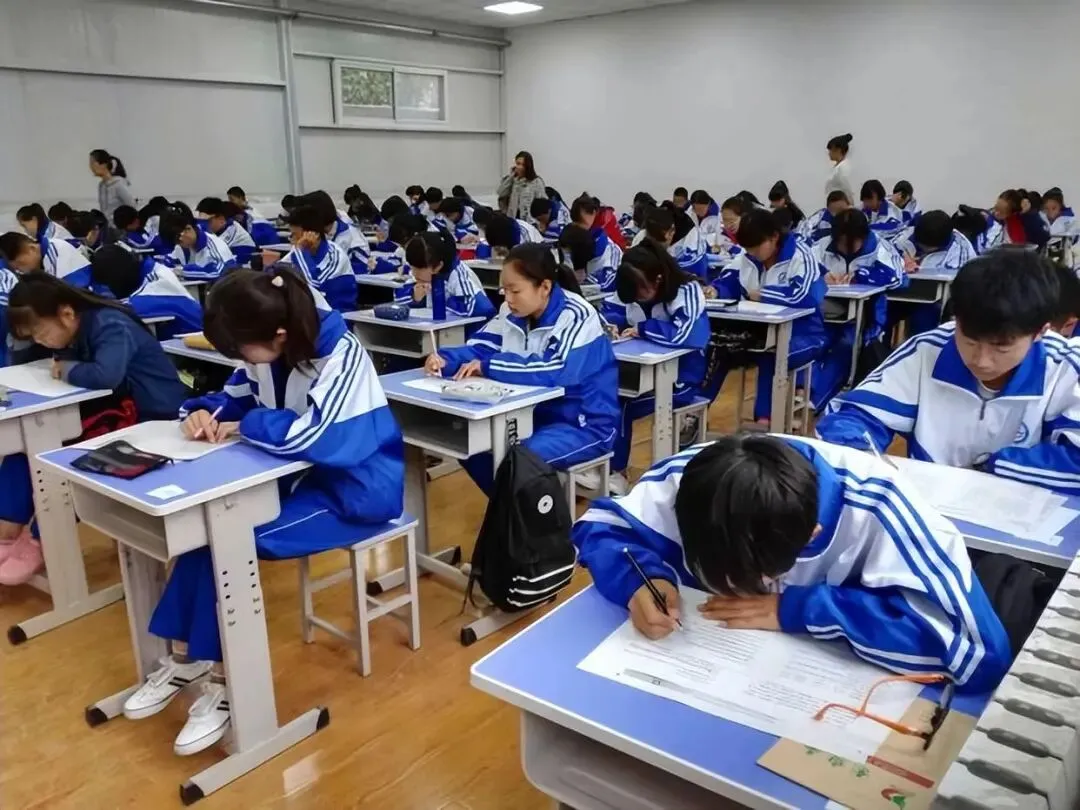 好消息!多位委员建议:取消中考?缩短学制至10年,普职分流延后至18岁,教育或将迎来大改革 第6张 好消息!多位委员建议:取消中考?缩短学制至10年,普职分流延后至18岁,教育或将迎来大改革 第6张