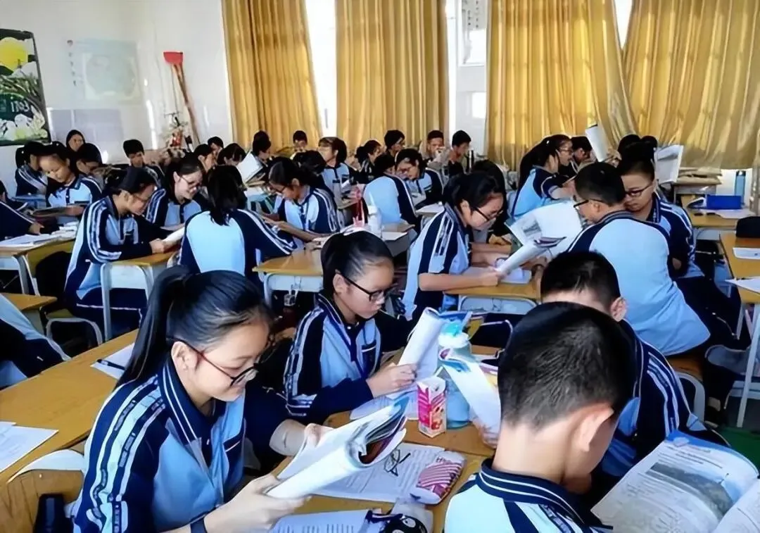 好消息!多位委员建议:取消中考?缩短学制至10年,普职分流延后至18岁,教育或将迎来大改革 第9张 好消息!多位委员建议:取消中考?缩短学制至10年,普职分流延后至18岁,教育或将迎来大改革 第9张