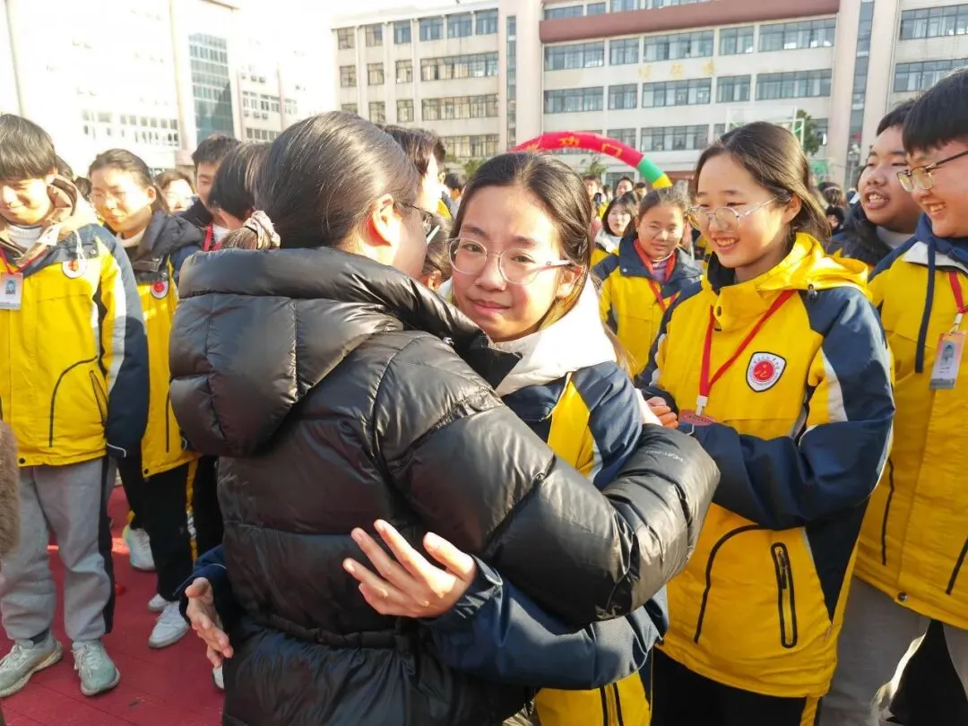 冲刺中考 | 笃行致远·成就未来——红中南校区2026年中考百日誓师大会隆重举行-第18张图片-四季读书网 冲刺中考 | 笃行致远·成就未来——红中南校区2026年中考百日誓师大会隆重举行-第18张图片-四季读书网