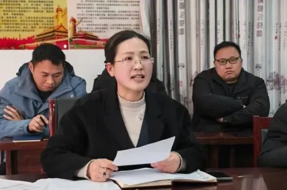 精研数据明方向 凝心聚力备中考——三堂镇中心学校举行九年级教师座谈会 第4张