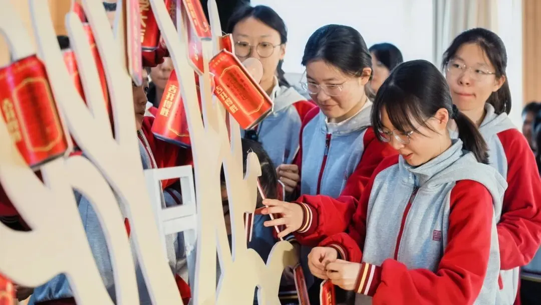 凝心聚力战百日 乘风破浪迎中考 | 晋阳学堂2026届中考百日誓师大会圆满落幕 第36张 凝心聚力战百日 乘风破浪迎中考 | 晋阳学堂2026届中考百日誓师大会圆满落幕 第36张
