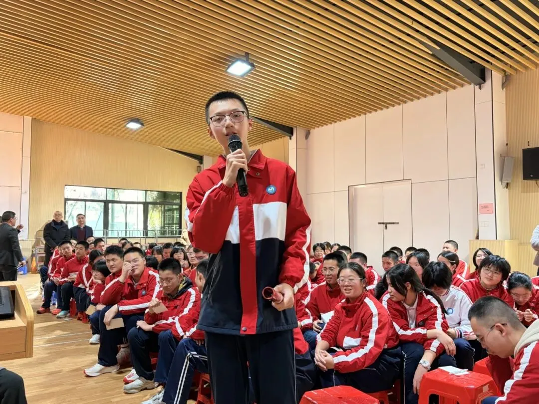 鲲鹏展翅九万里,决战中考正当时——福州现代中学鲲鹏年段百日誓师大会纪实 第22张 鲲鹏展翅九万里,决战中考正当时——福州现代中学鲲鹏年段百日誓师大会纪实 第22张