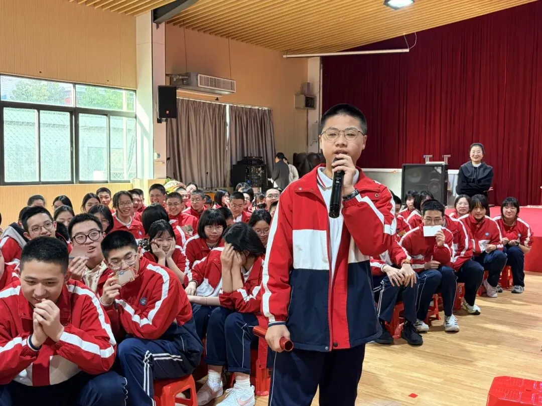 鲲鹏展翅九万里,决战中考正当时——福州现代中学鲲鹏年段百日誓师大会纪实 第23张 鲲鹏展翅九万里,决战中考正当时——福州现代中学鲲鹏年段百日誓师大会纪实 第23张