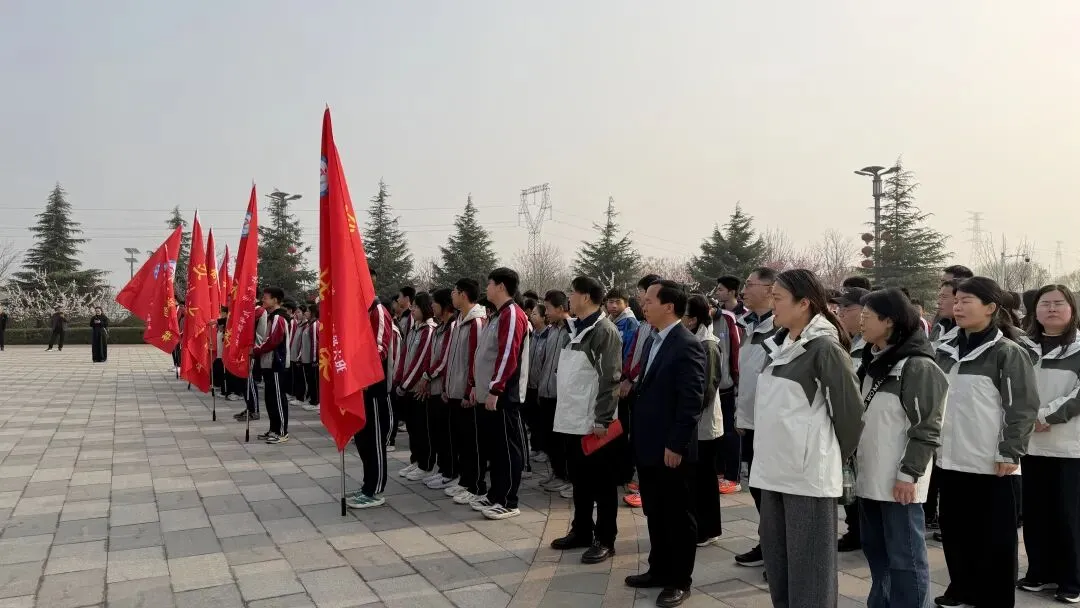 青春远足向光行 百日逐梦战中考——秦都中学举行2026届中考百日誓师暨远足励志活动 第27张 青春远足向光行 百日逐梦战中考——秦都中学举行2026届中考百日誓师暨远足励志活动 第27张