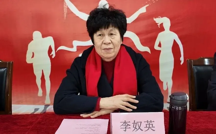 骐骥一跃冲百日,策马扬鞭战中考——离石区城镇中学中考百日誓师大会圆满举行 第18张 骐骥一跃冲百日,策马扬鞭战中考——离石区城镇中学中考百日誓师大会圆满举行 第18张