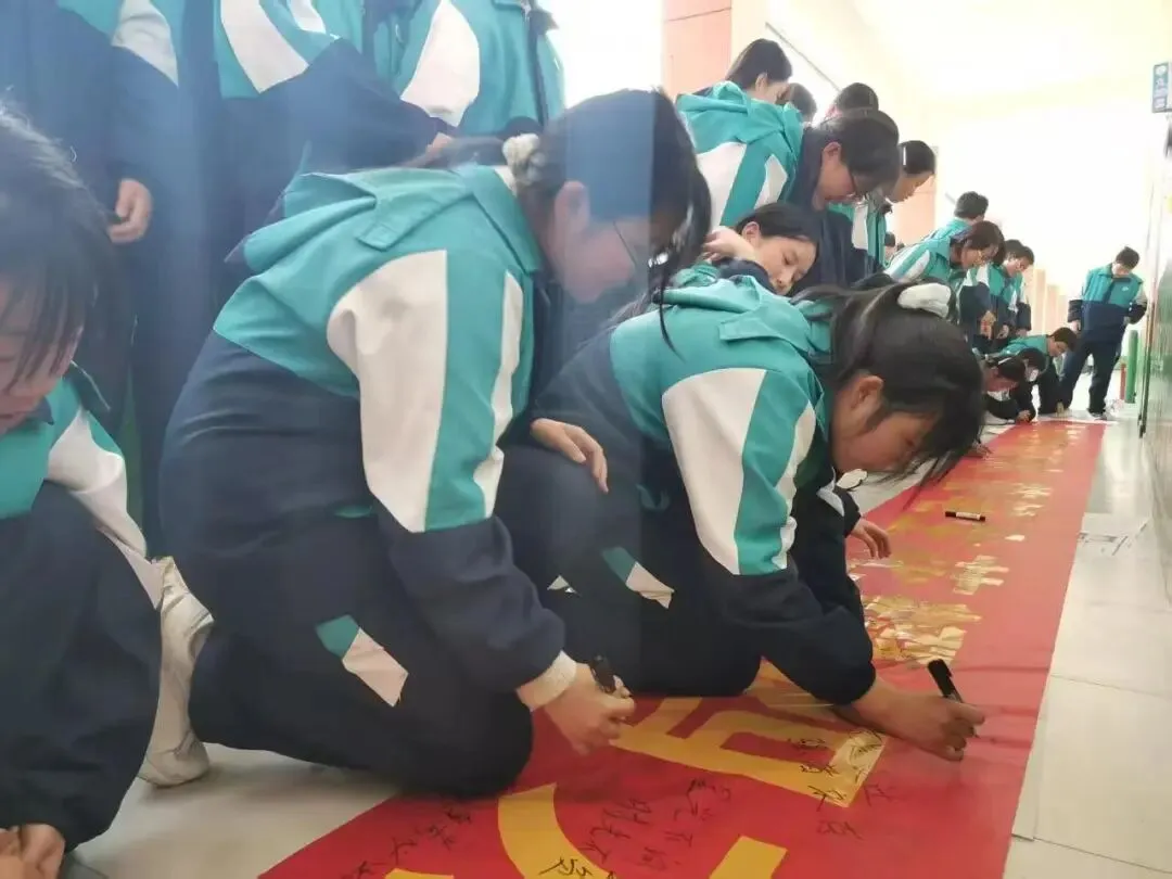 百日砺剑决战中考 蟾宫折桂不负青春——洛南仓颉九年制学校举行2026届百日冲刺誓师大会 第71张