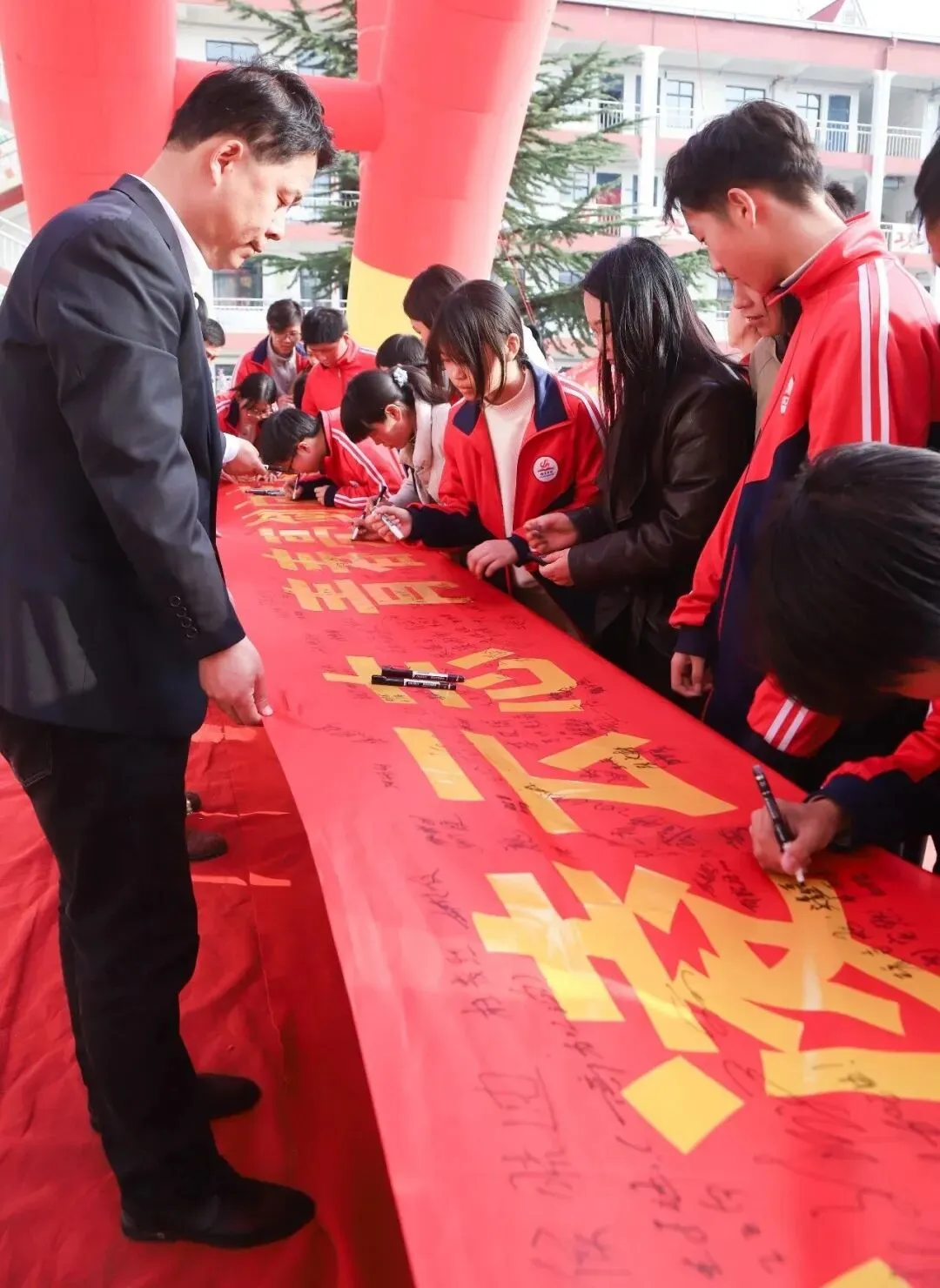 陶湾中学2026年决胜中考百天冲刺誓师大会 第38张 陶湾中学2026年决胜中考百天冲刺誓师大会 第38张