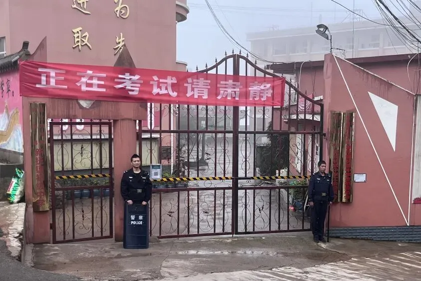 墨江公安:护航中考不放松-第7张图片-四季读书网 墨江公安:护航中考不放松-第7张图片-四季读书网