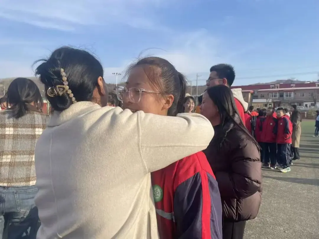 【校园快讯】乘风破浪 决胜中考--交口二中九年级百日誓师大会邀你共赴奋进之约 第89张 【校园快讯】乘风破浪 决胜中考--交口二中九年级百日誓师大会邀你共赴奋进之约 第89张
