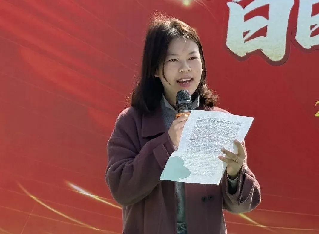 百日磨剑,逐梦中考——艾溪湖中学2026届中考百日誓师大会-第16张图片-四季读书网