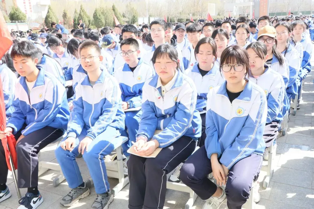 骐骥驰骋赴新程 砺剑中考创辉煌|中宁二中2026年春季开学典礼暨九年级备考动员大会 第18张 骐骥驰骋赴新程 砺剑中考创辉煌|中宁二中2026年春季开学典礼暨九年级备考动员大会 第18张