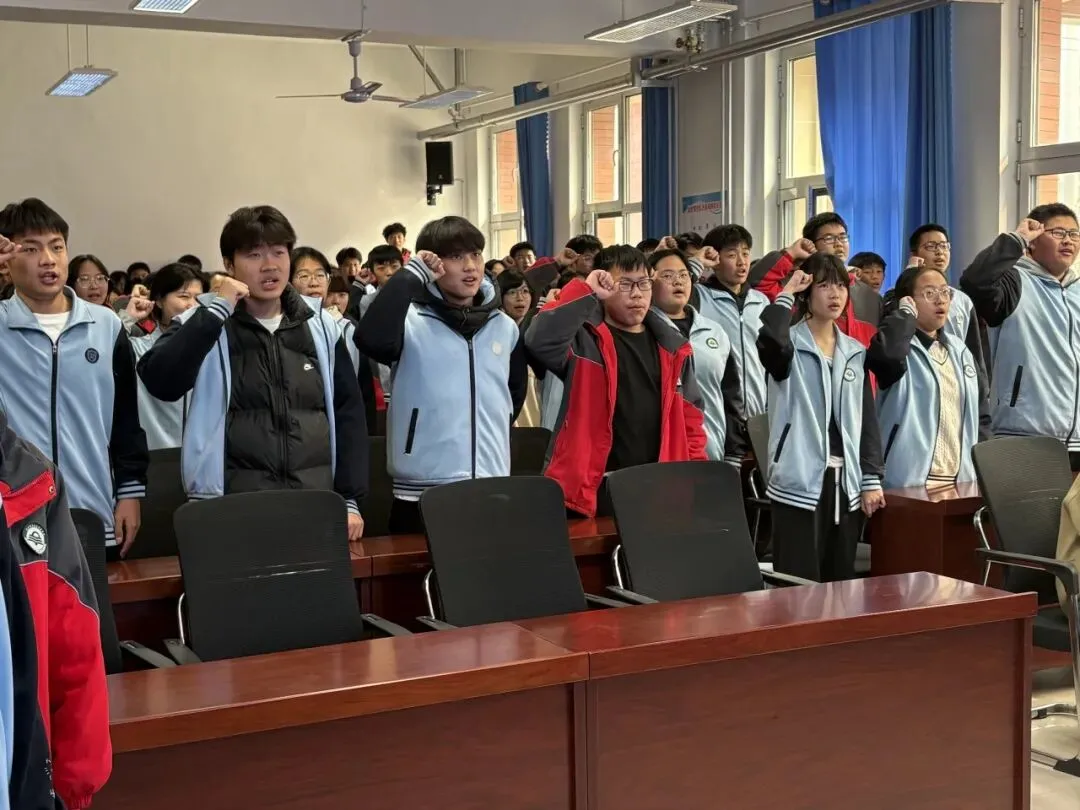 百日奋进,青春无悔——南苑学校中考冲刺誓师大会圆满举行-第38张图片-四季读书网