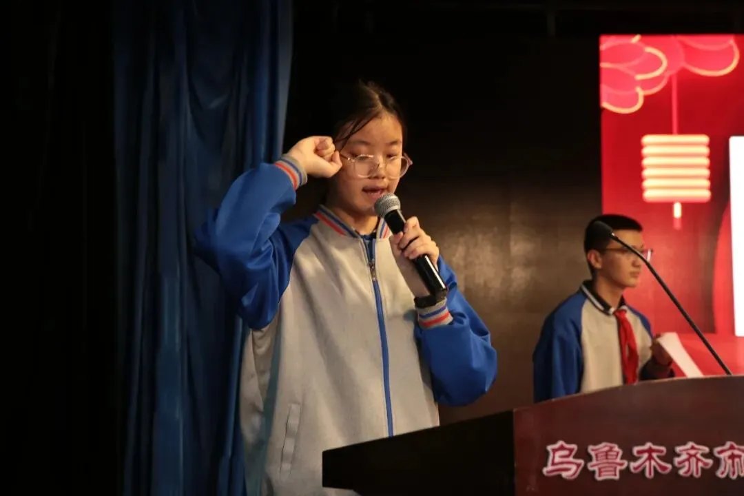 百日砺剑,逐梦中考——乌鲁木齐市第二十三中学教育集团(黄河校区)2026 届百日誓师大会燃情启幕-第21张图片-四季读书网 百日砺剑,逐梦中考——乌鲁木齐市第二十三中学教育集团(黄河校区)2026 届百日誓师大会燃情启幕-第21张图片-四季读书网