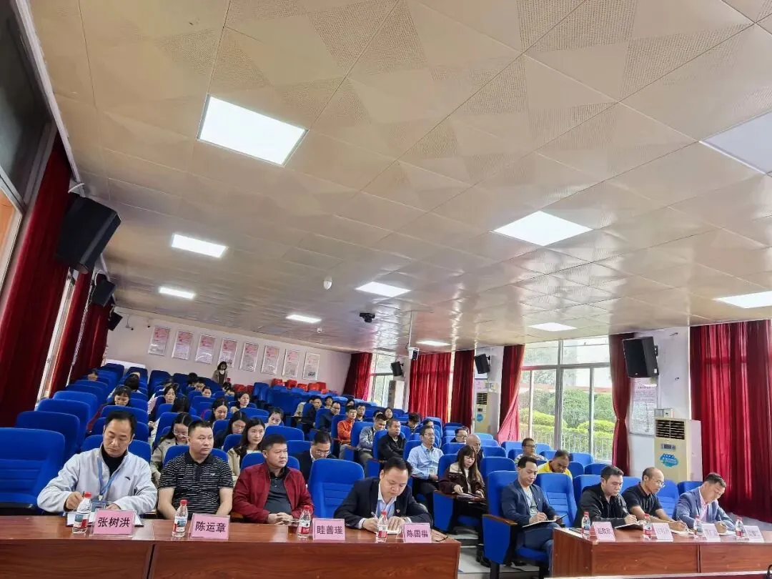 凝心聚力析质量,精准施策备中考——清新二中教育集团3月理事会、教学质量分析会暨备考策略交流活动圆满举行-第16张图片-四季读书网