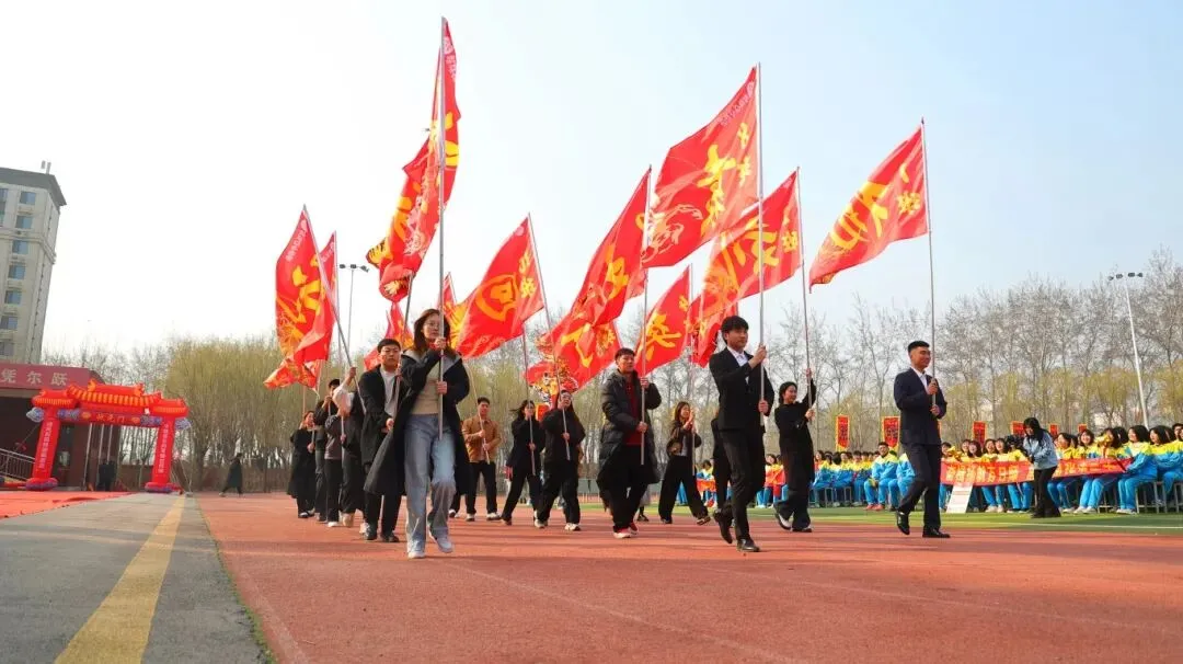 开战!英华少年策马燃百日,踏风而上,中考必胜!-第31张图片-四季读书网