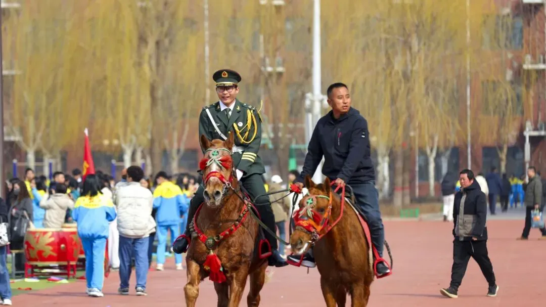 开战!英华少年策马燃百日,踏风而上,中考必胜!-第133张图片-四季读书网