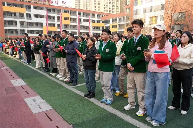 【新闻】同心筑梦百日 聚力决胜中考----我校2026届九年级中考百日誓师大会圆满举行-第49张图片-四季读书网 【新闻】同心筑梦百日 聚力决胜中考----我校2026届九年级中考百日誓师大会圆满举行-第49张图片-四季读书网