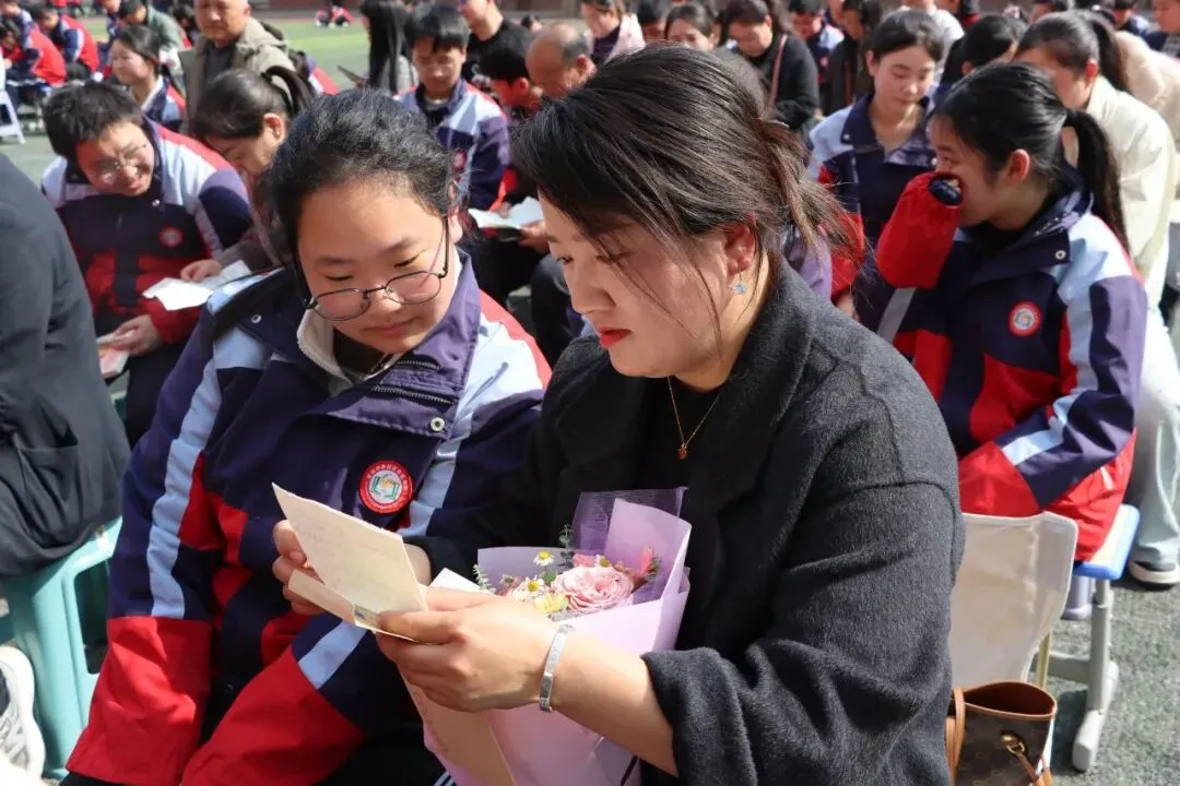 百日誓师剑出鞘 六月扬眉战中考 ——古渡初级中学2026届中考百日誓师大会圆满落幕-第36张图片-四季读书网 百日誓师剑出鞘 六月扬眉战中考 ——古渡初级中学2026届中考百日誓师大会圆满落幕-第36张图片-四季读书网