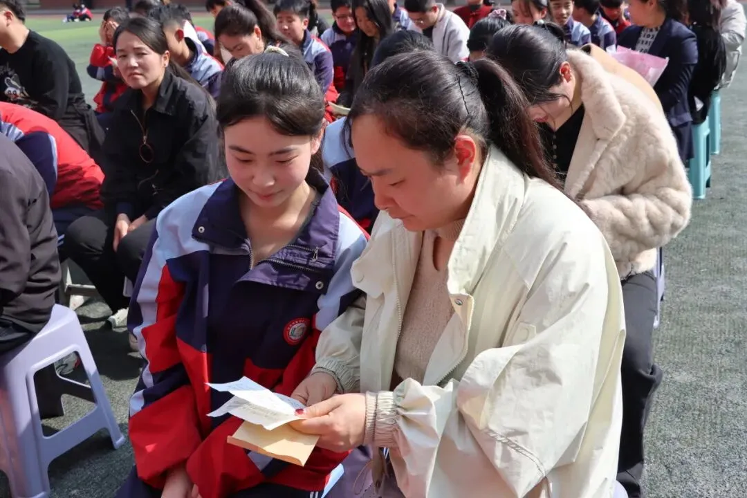 百日誓师剑出鞘 六月扬眉战中考 ——古渡初级中学2026届中考百日誓师大会圆满落幕-第37张图片-四季读书网 百日誓师剑出鞘 六月扬眉战中考 ——古渡初级中学2026届中考百日誓师大会圆满落幕-第37张图片-四季读书网