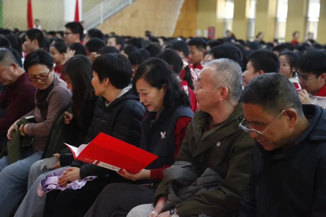 百日砺剑战中考 青春逐梦向未来——我校初三年级隆重举行中考百日誓师大会-第24张图片-四季读书网 百日砺剑战中考 青春逐梦向未来——我校初三年级隆重举行中考百日誓师大会-第24张图片-四季读书网