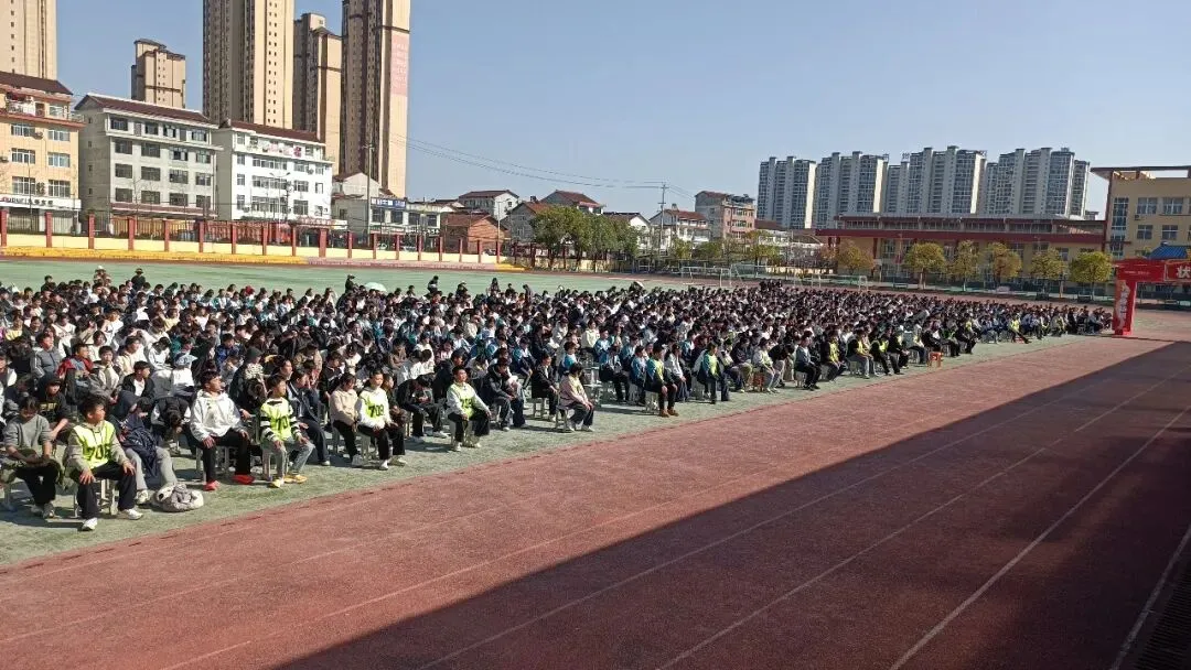 春风启新程 百日战中考——勉阳初级中学隆重举行开学典礼暨百日誓师大会-第52张图片-四季读书网 春风启新程 百日战中考——勉阳初级中学隆重举行开学典礼暨百日誓师大会-第52张图片-四季读书网