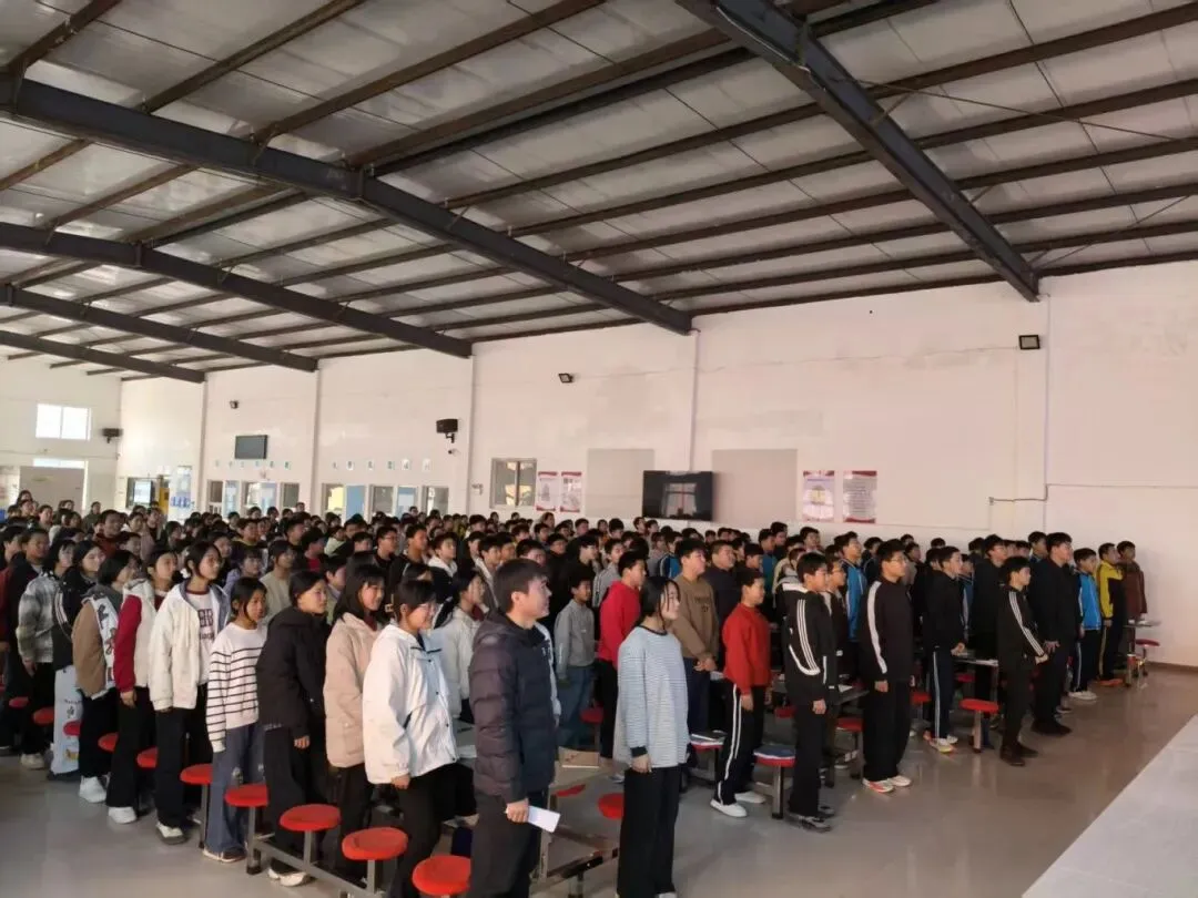 百日砺剑,决胜中考|审坡中学2026届中考百日誓师大会圆满举行-第5张图片-四季读书网 百日砺剑,决胜中考|审坡中学2026届中考百日誓师大会圆满举行-第5张图片-四季读书网