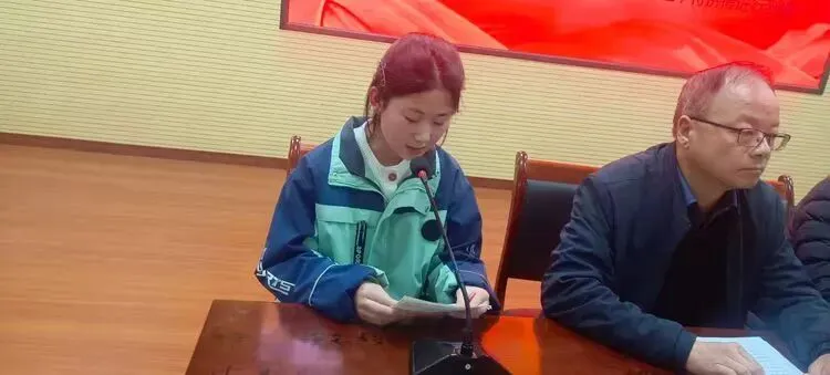 百日砺剑赴中考 同心逐梦向未来——东城一中九年级中考百日誓师大会圆满举行-第6张图片-四季读书网