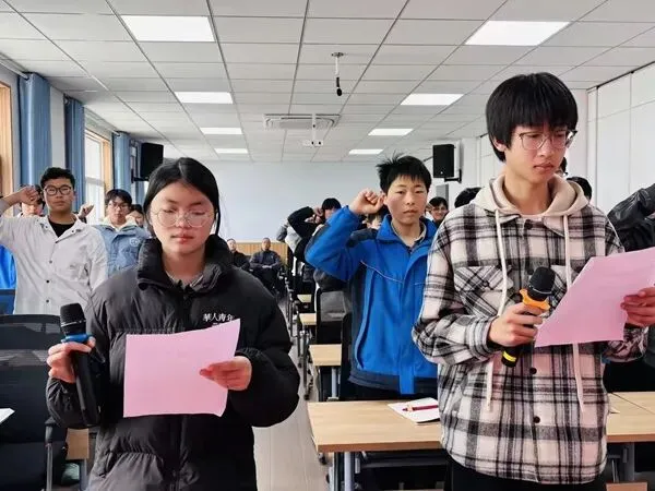 汉滨区县河九年制学校举行2026届中考百日冲刺誓师活动 第3张 汉滨区县河九年制学校举行2026届中考百日冲刺誓师活动 第3张