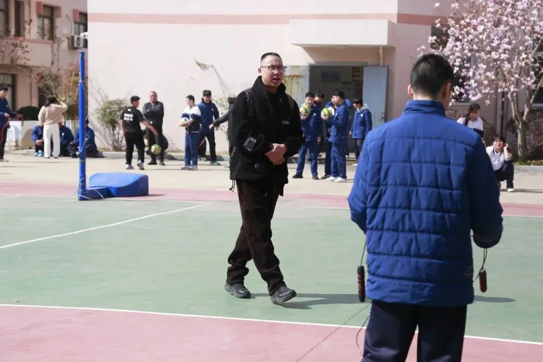 【教学动态】聚焦排球教学,共探中考体育——互联网+玉环市体育项目(排球)专题研讨暨名师送教活动在芦浦中学开展 第4张