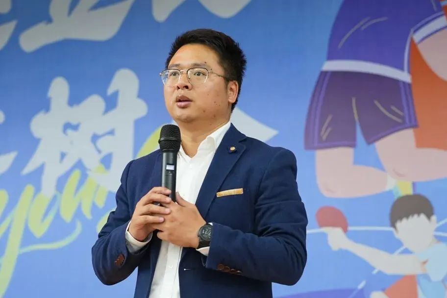 【容实动态】表彰先进树榜样,逐梦中考再出发 | 容桂实验学校九年级举行开学表彰大会 第10张