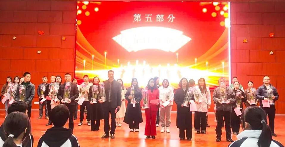百日磨剑,逐梦中考——团结学校九年级誓师大会 第40张 百日磨剑,逐梦中考——团结学校九年级誓师大会 第40张