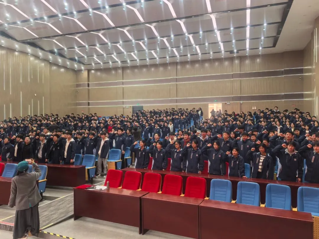 【德新德育】奋战百日,圆梦中考——德清县第三中学举行2026 届百日誓师大会-第15张图片-四季读书网 【德新德育】奋战百日,圆梦中考——德清县第三中学举行2026 届百日誓师大会-第15张图片-四季读书网