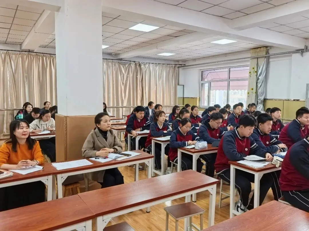 【教学方舟】精准把脉促提升 凝心聚力备中考——昆区教研中心莅临我校调研毕业年级教学工作 第14张