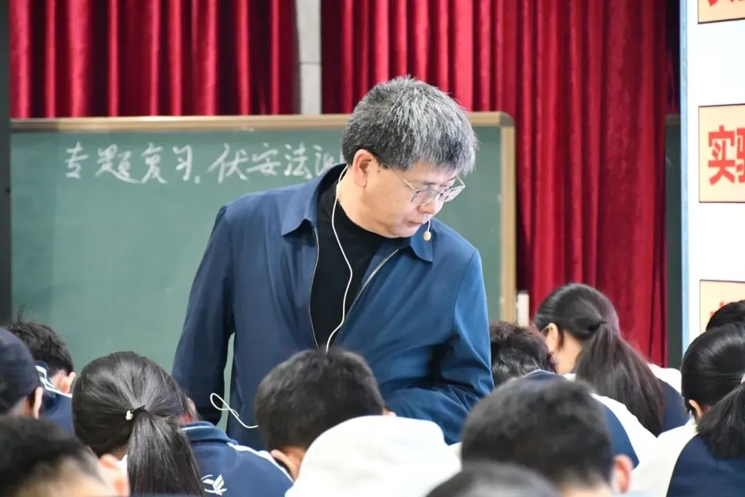 【事关中考】聚焦教研提质·赋能中考物理|2026年泸州市初中学业水平考试物理学科教研活动在龙马潭区尹吉甫学校举行 第4张 【事关中考】聚焦教研提质·赋能中考物理|2026年泸州市初中学业水平考试物理学科教研活动在龙马潭区尹吉甫学校举行 第4张
