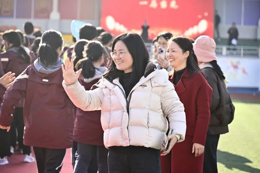 策马百日 逐梦中考|903班:携九年锋芒,战百日时光-第34张图片-四季读书网 策马百日 逐梦中考|903班:携九年锋芒,战百日时光-第34张图片-四季读书网