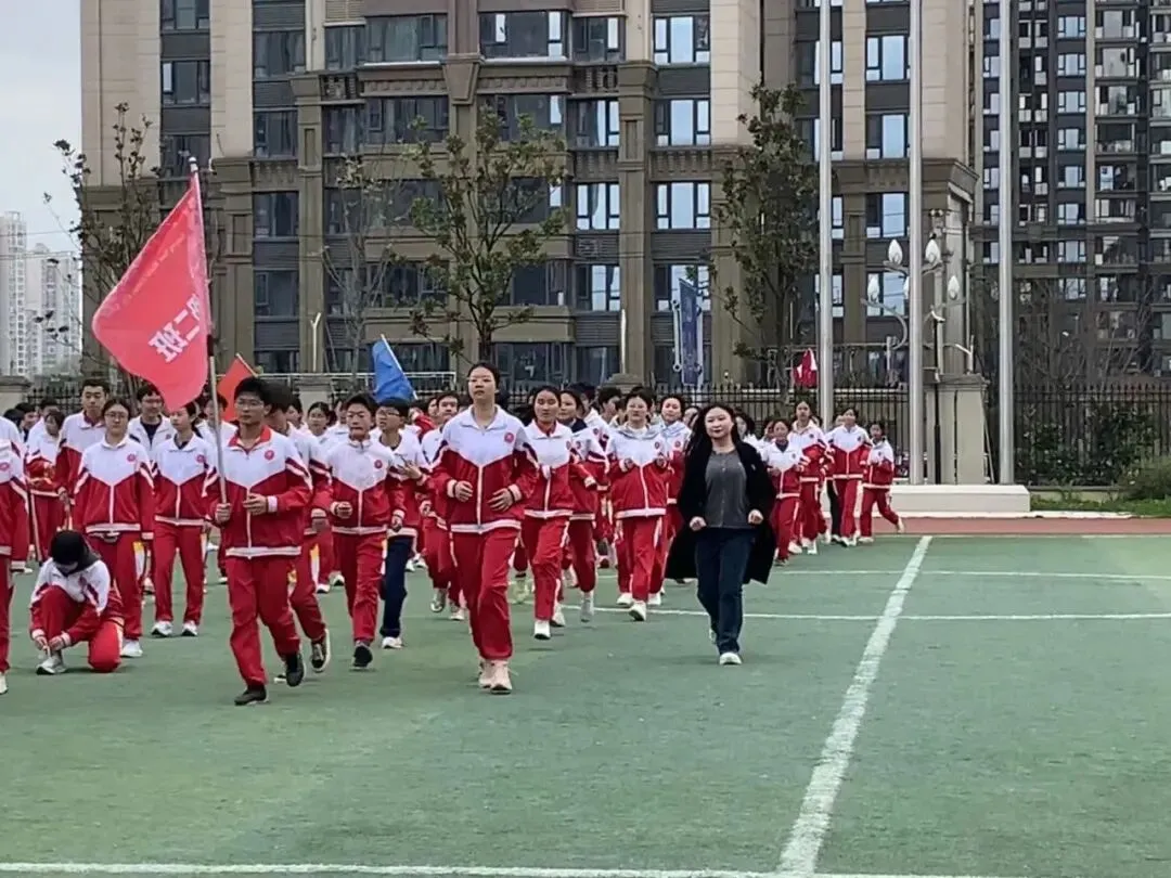 白云十中2026届中考百日誓师大会圆满举行:百日磨砺终成器,少年逐梦向未来 ——以青春之名,赴梦想之约! 第27张