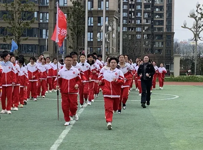白云十中2026届中考百日誓师大会圆满举行:百日磨砺终成器,少年逐梦向未来 ——以青春之名,赴梦想之约! 第28张
