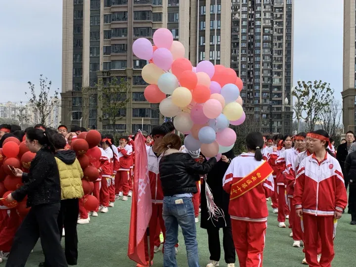 白云十中2026届中考百日誓师大会圆满举行:百日磨砺终成器,少年逐梦向未来 ——以青春之名,赴梦想之约! 第89张
