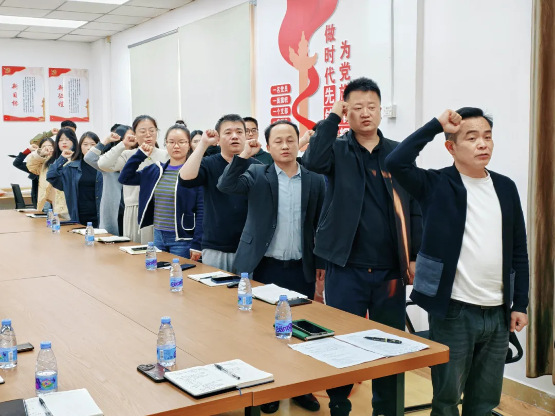 龙马精神战中考,勠力同心谱新篇——翡翠山湖学校2026年中考复习备考教师动员会 第16张 龙马精神战中考,勠力同心谱新篇——翡翠山湖学校2026年中考复习备考教师动员会 第16张
