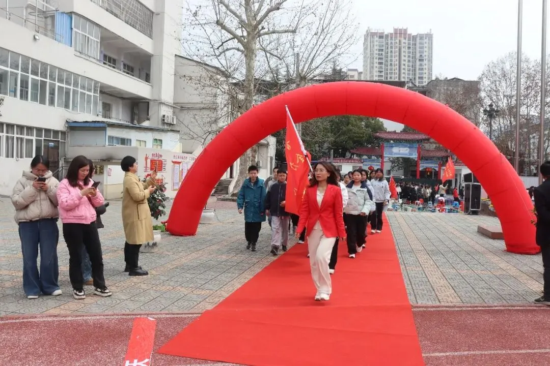 厉兵秣马迎中考,百日誓师振雄心——2026年春季学期开学典礼暨百日誓师大会 第48张