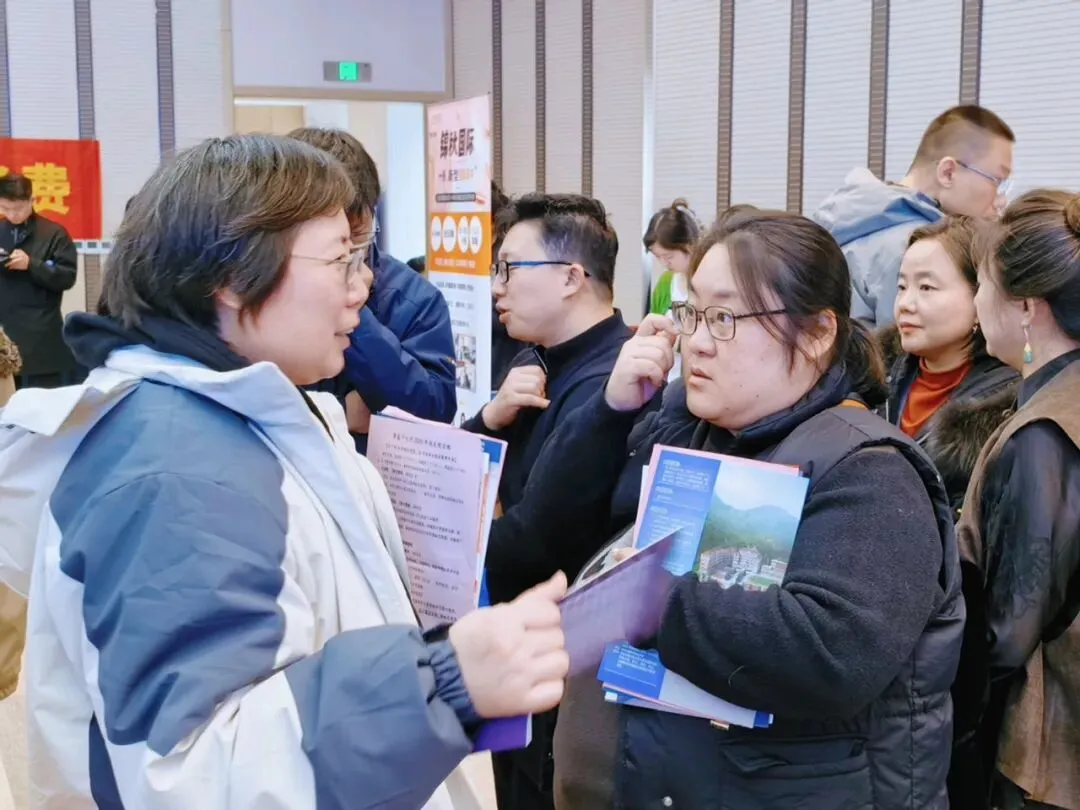 线上线下问中考!半岛中招会火热开局,携众高中全力助考中考季 第21张
