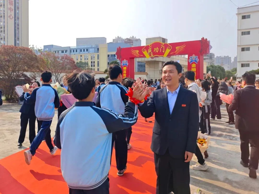 百日逐梦酬壮志 马跃中考铸辉煌——博白县实验中学举行2026届百日誓师大会 第27张