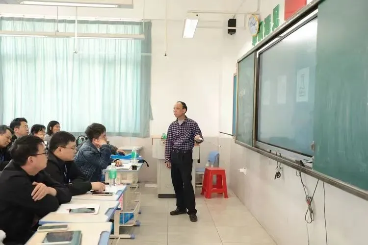 【有气质,更卓越】广东省2026届新中考备考复习冲刺研讨会在狮实举行 第43张